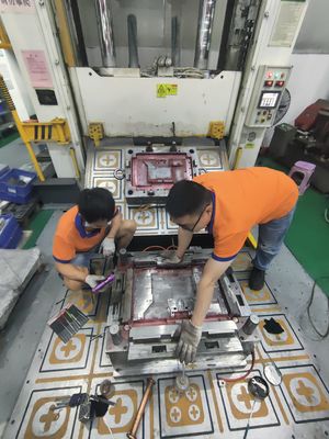 Kunststoffspritzgießerei für Autos